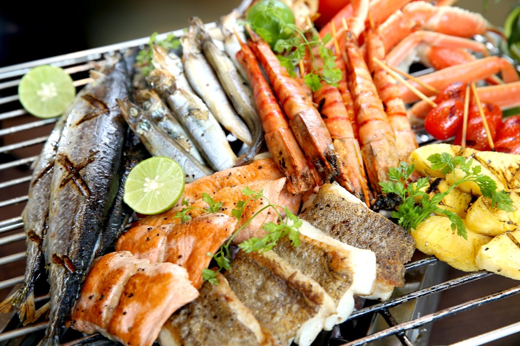 BBQ Seafood Dinner Buffet_websize.jpg